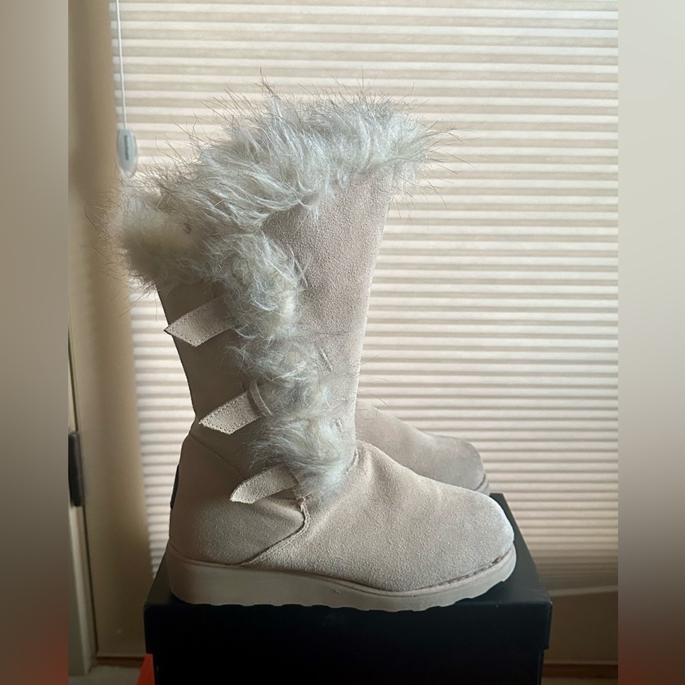 BearPaw Cream Fur-Trimmed Winter Boots - Picture 5 of 11